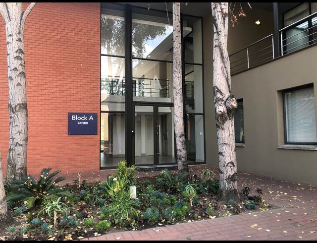 595M² RETAIL TO LET IN SANDTON CENTRAL