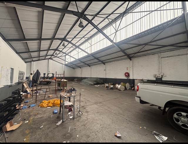 480M² WAREHOUSE TO LET IN PAROW INDUSTRIAL