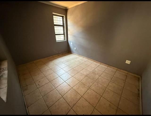 100M² WAREHOUSE TO LET IN DELAREY