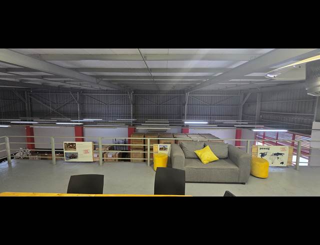 322M² WAREHOUSE TO LET IN FACTORIA