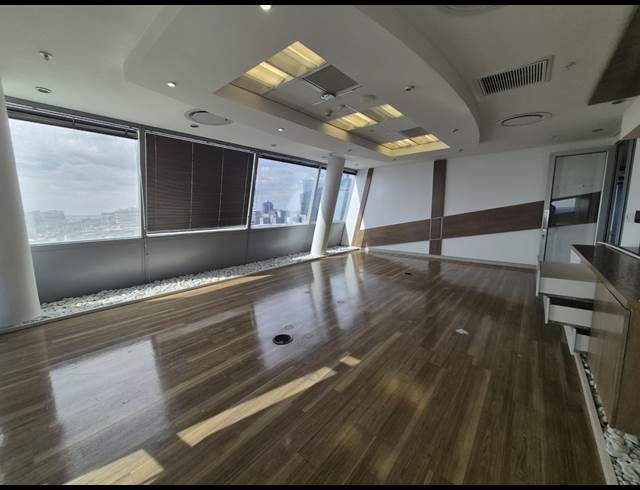 521M² OFFICE TO LET IN SANDHURST