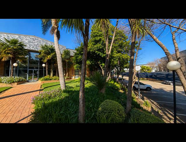 50M² OFFICE TO LET IN MEADOWDALE