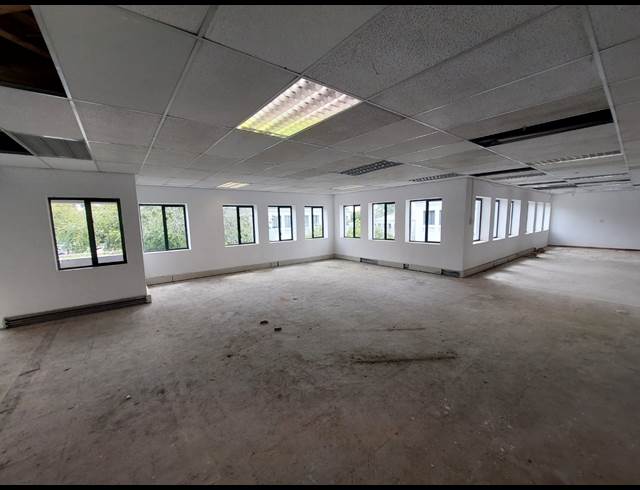 252M² OFFICE TO LET IN BRYANSTON