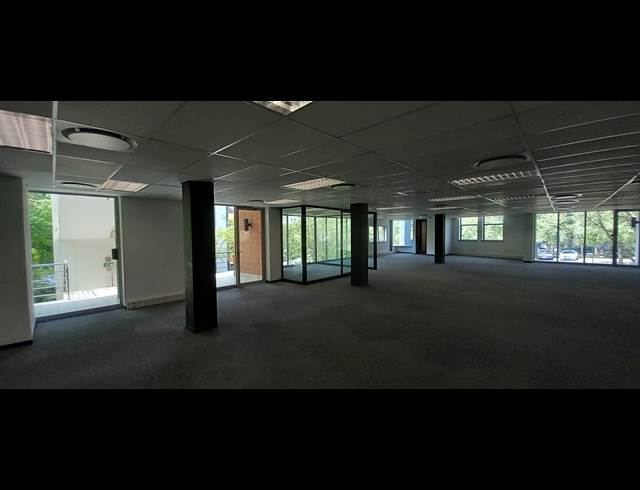 369M² OFFICE TO LET IN BRYANSTON