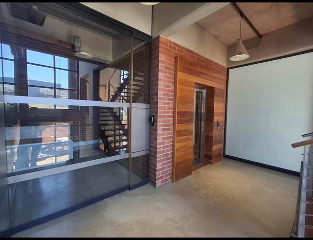 678M² OFFICE TO LET IN BEACON BAY