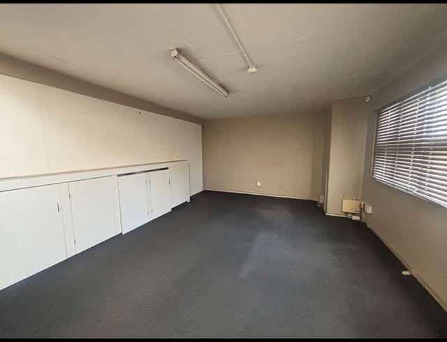 462M² WAREHOUSE TO LET IN AIRPORT INDUSTRIA