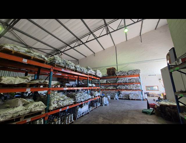663M² WAREHOUSE TO LET IN CAPRICORN