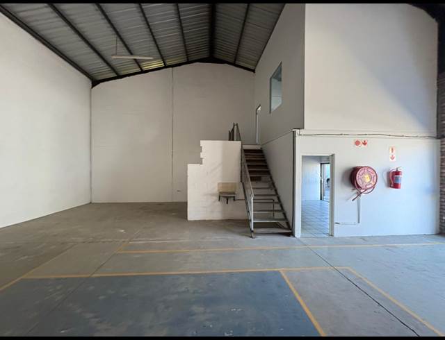 274M² WAREHOUSE TO LET IN BROADLANDS PARK