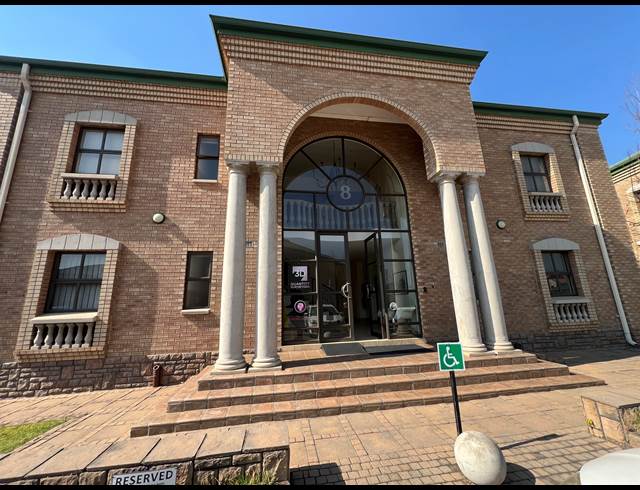 225M² OFFICE TO LET IN HIGHVELD