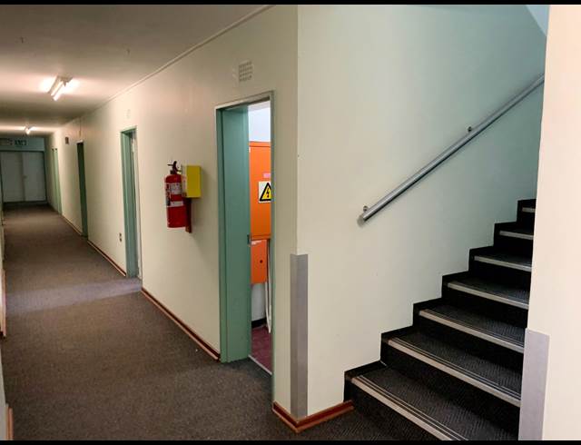 1,177M² OFFICE TO LET IN SPARTAN