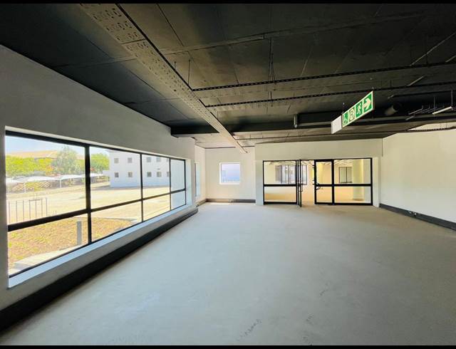 565M² OFFICE TO LET IN VORNA VALLEY