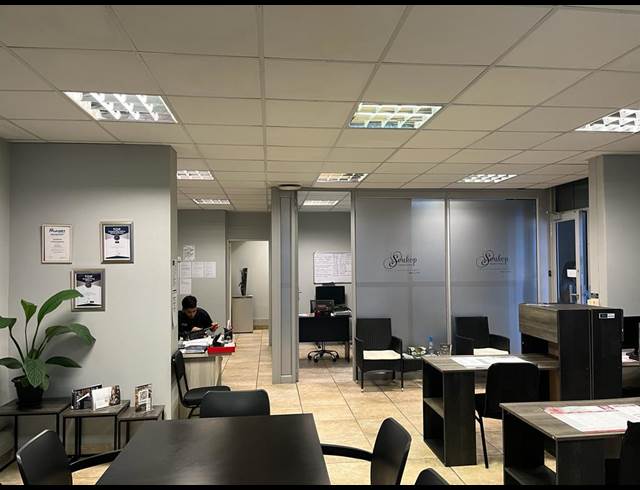 77M² OFFICE TO LET IN BALLITO CENTRAL