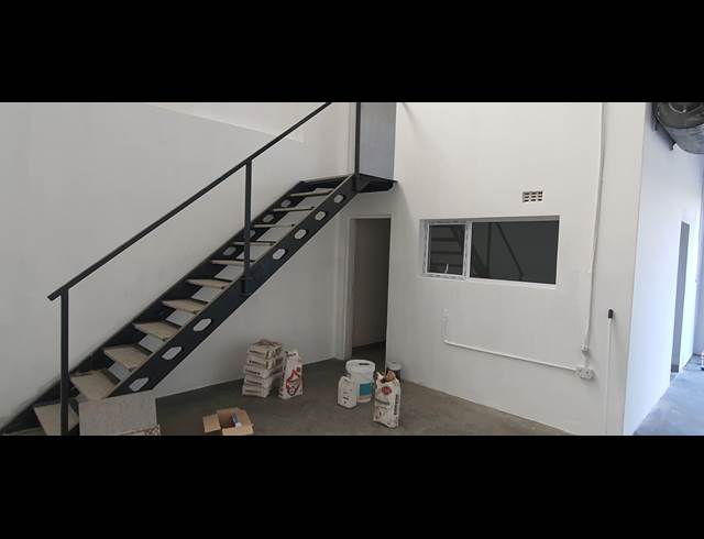 300M² WAREHOUSE TO LET IN SEBENZA