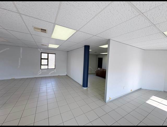 145M² OFFICE TO LET IN FOURWAYS