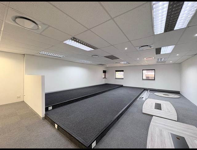780M² OFFICE TO LET IN MIDRIDGE PARK