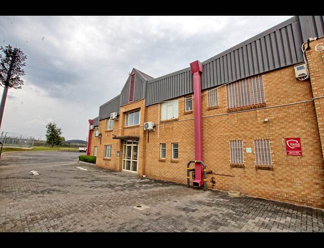 636.50M² WAREHOUSE TO LET IN KYA SANDS