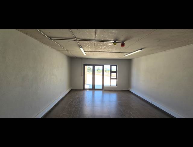 538M² WAREHOUSE TO LET IN LANSERIA