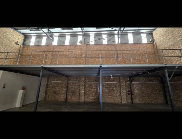 531M² SHOWROOM TO LET IN NORTH RIDING
