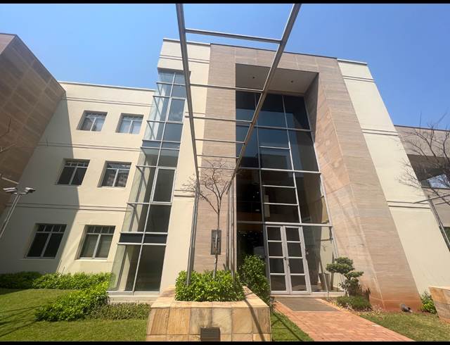 1,013M² OFFICE TO LET IN ILLOVO
