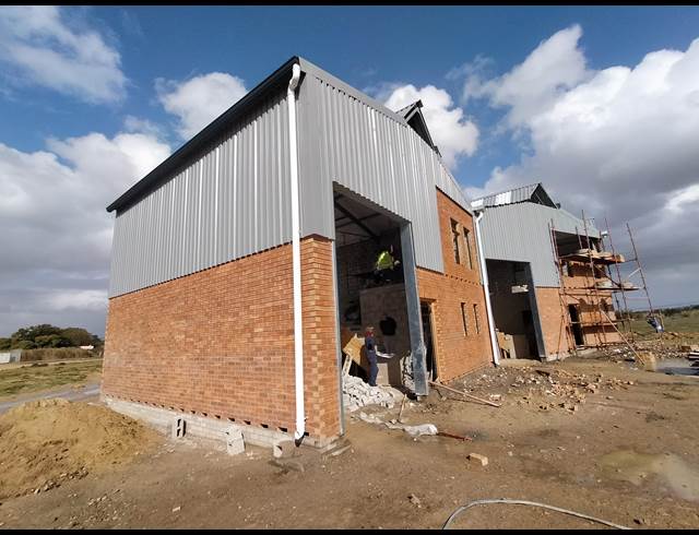 120M² FACTORY RENTED IN FISANTEKRAAL
