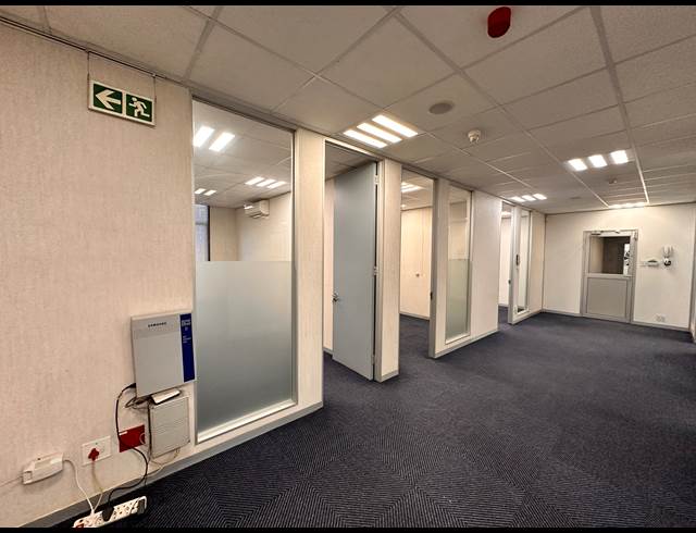 157M² OFFICE TO LET IN ROSEBANK