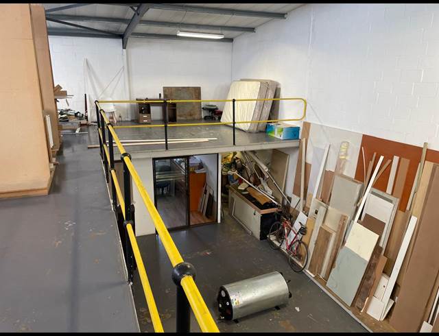 240M² WAREHOUSE TO LET IN CAPRICORN