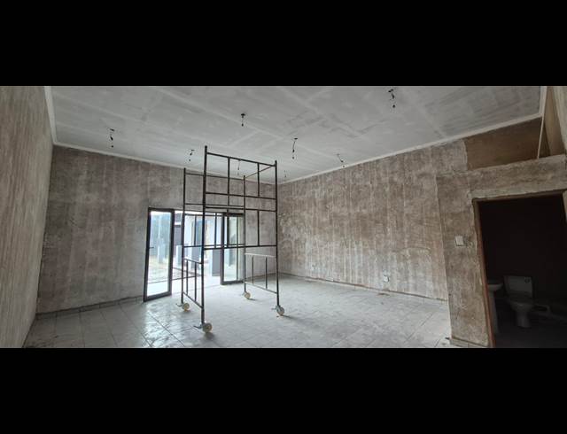 110M² WAREHOUSE TO LET IN PETIT
