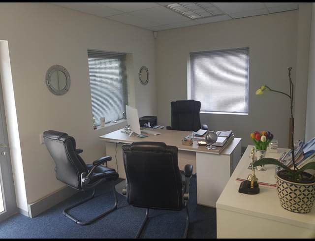 221M² OFFICE TO LET IN CENTURY CITY