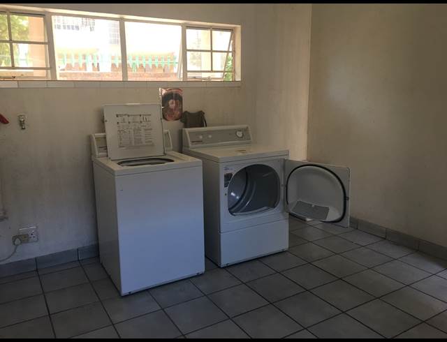 Bachelor Apartment in Riviera