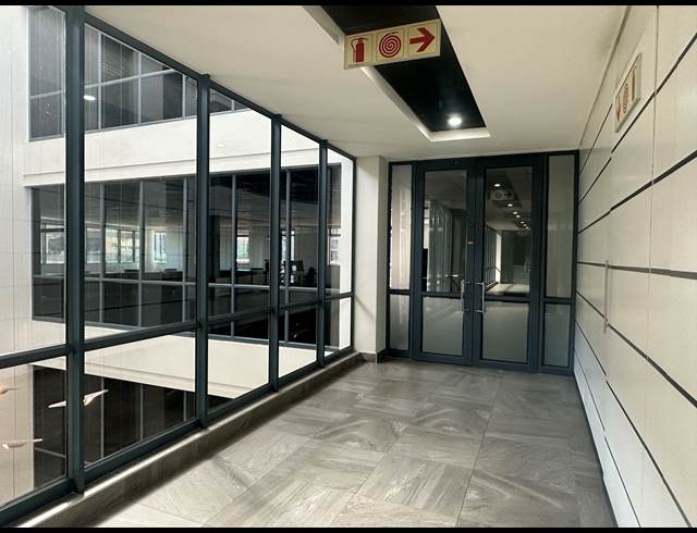 379M² OFFICE TO LET IN SANDTON CENTRAL
