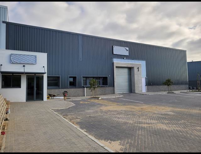 976M² WAREHOUSE TO LET IN ATLANTIC HILLS