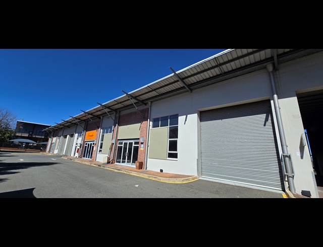 679M² WAREHOUSE TO LET IN LASER PARK