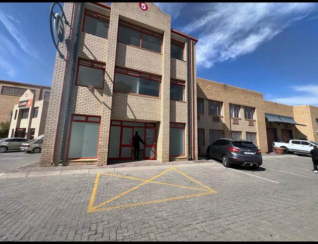 1,154M² WAREHOUSE TO LET IN STRIJDOMPARK