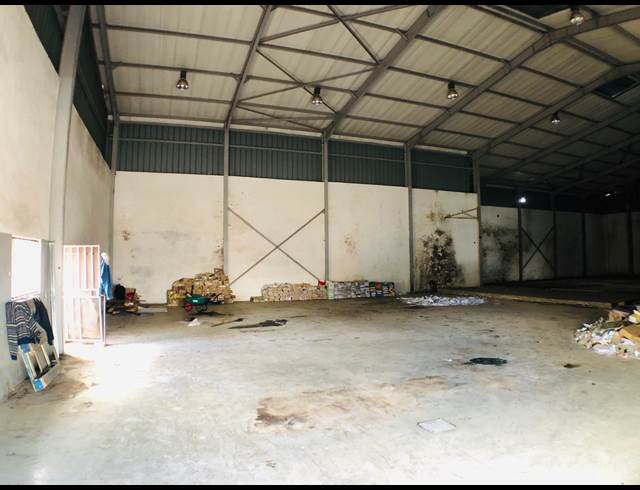 980M² WAREHOUSE RENTED IN SILVERTONDALE