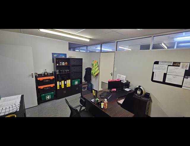 745M² WAREHOUSE TO LET IN PAARL CENTRAL