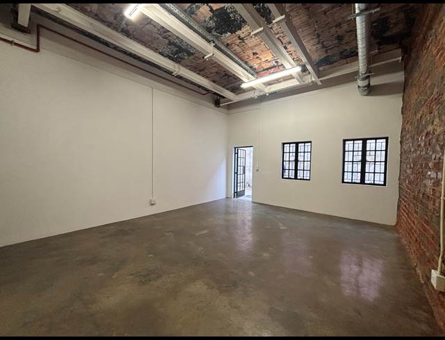 41M² WAREHOUSE TO LET IN MAITLAND