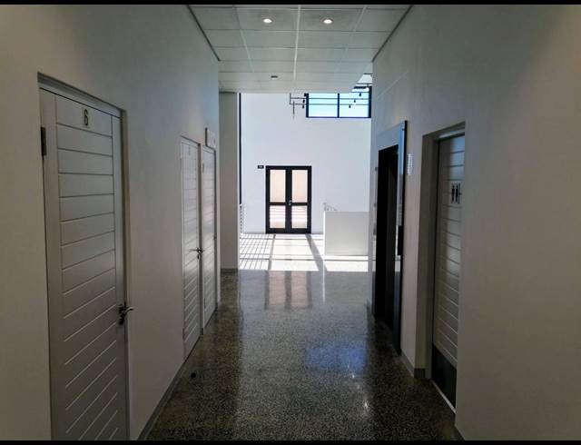 142M² OFFICE TO LET IN DURBANVILLE CENTRAL
