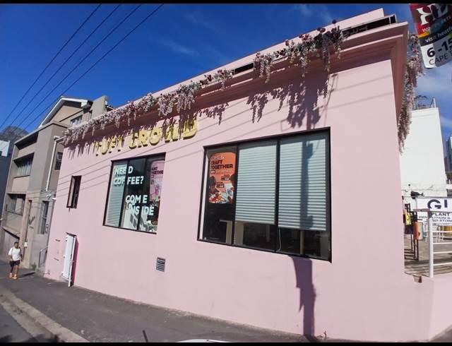 91M² RETAIL TO LET IN GARDENS