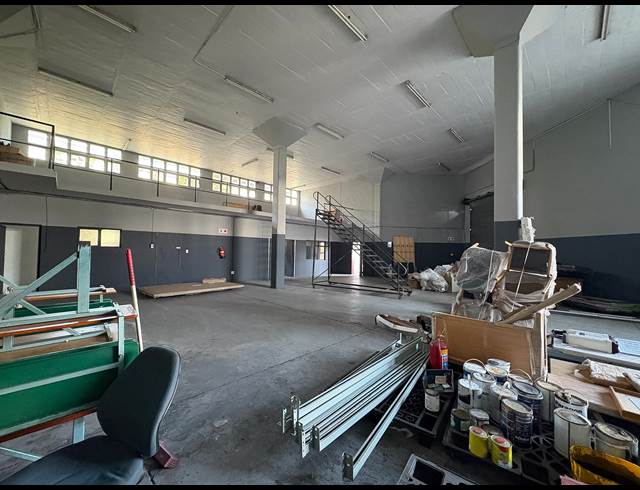 620M² WAREHOUSE TO LET IN NEW GERMANY