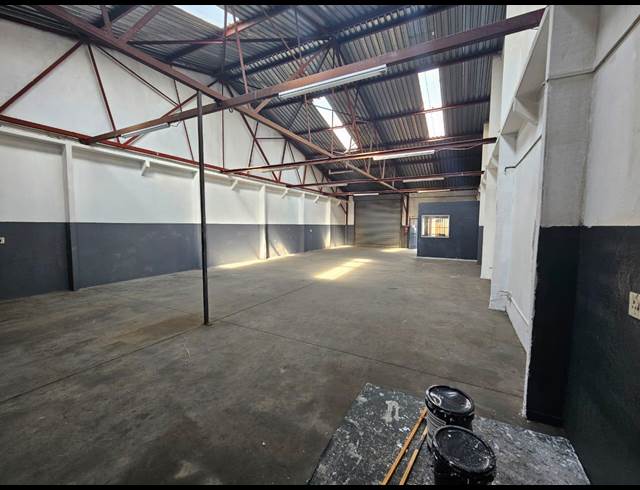 224M² WAREHOUSE TO LET IN STEELEDALE