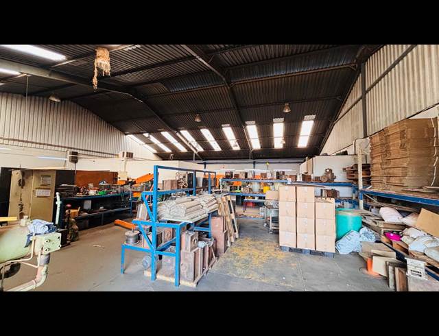 514M² WAREHOUSE TO LET IN CHAMDOR