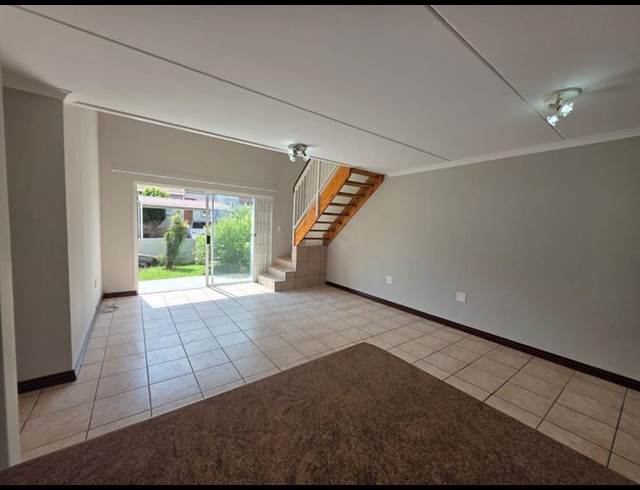 3 BEDROOM PROPERTY TO RENT IN SUNNINGHILL