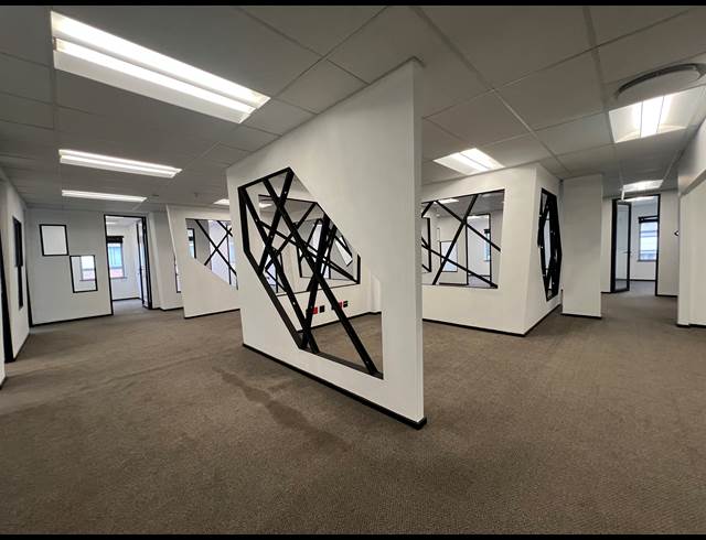1,099M² OFFICE TO LET IN ILLOVO