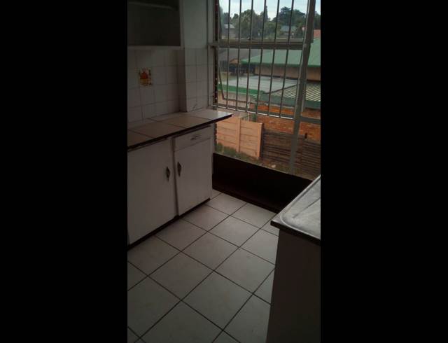 1 bed property to rent in FLORIDA