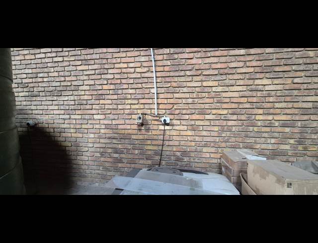 220M² WAREHOUSE TO LET IN ANDERBOLT