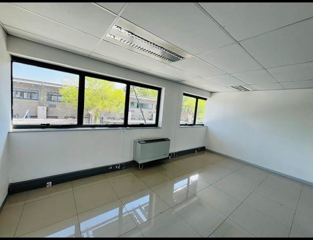 303M² OFFICE TO LET IN RANDJESPARK