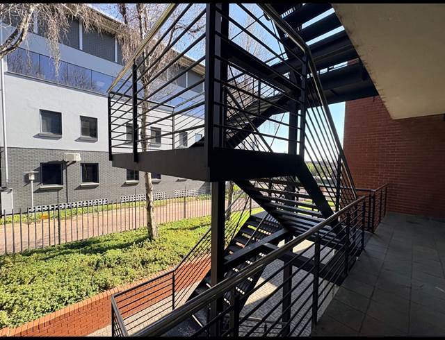 780M² OFFICE TO LET IN MIDRIDGE PARK