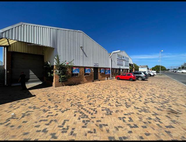 425M² WAREHOUSE RENTED IN STIKLAND INDUSTRIAL