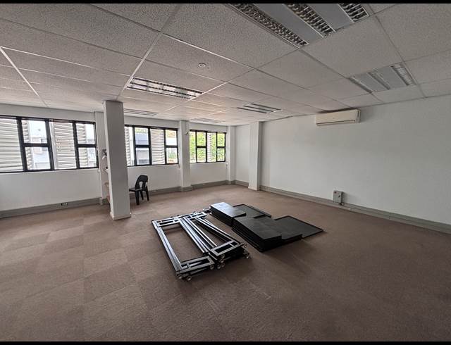 494M² WAREHOUSE TO LET IN UMHLANGA RIDGE