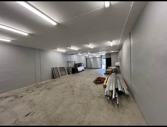 97.20M² WAREHOUSE TO LET IN FERNDALE